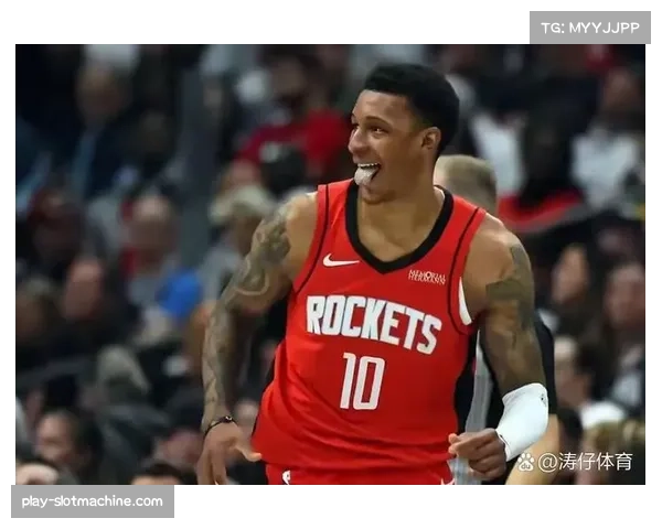 史密斯场均助攻数上双 组织前锋角色愈发成熟